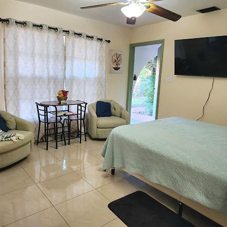 The Green Door Bungalow Naples Exterior photo