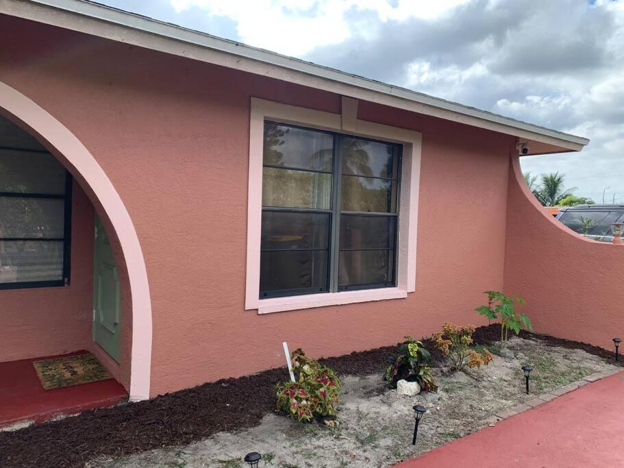 The Green Door Bungalow Naples Exterior photo